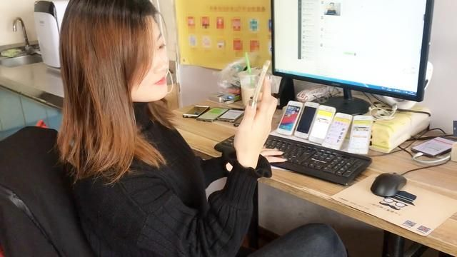 从零到月入过万，普通人如何用一部手机在乡村创业当博主