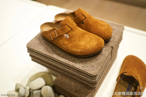 探索户外生活，选择舒适与时尚并存的家居棉鞋品牌