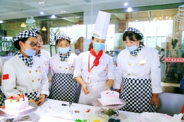 广州西点培训全攻略，从零基础到职业烘焙，这些宝藏学校值得收藏！