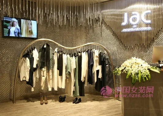 女装大品牌加盟店推荐—热门品牌与案例分析