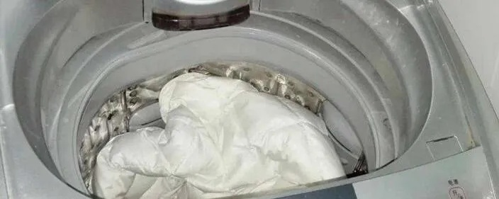 鸭绒被水洗指南，洗衣机洗还是手洗？看完这篇不再纠结
