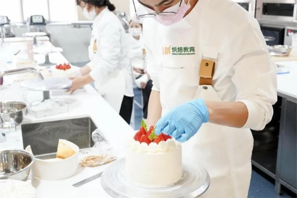 烘焙西点学习指南，如何找到最适合你的甜蜜课堂？