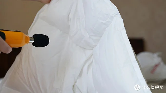 吸尘器充鸭绒被，懒人福音还是灾难现场？实测对比全解析
