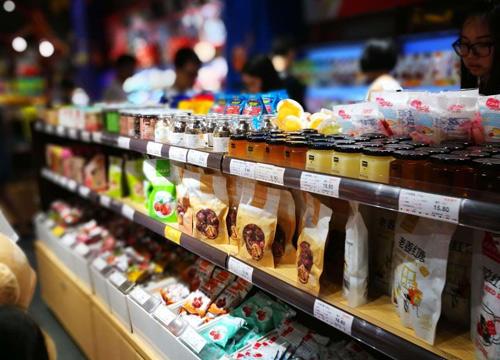 零食品牌内卷战，国潮、健康与跨界联名如何制胜