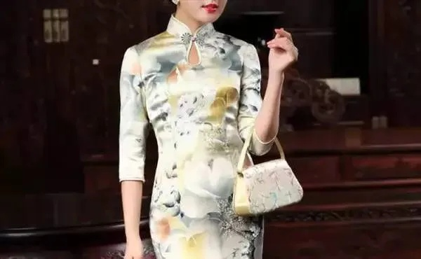旗袍与手包的绝配指南，这些品牌让你国风穿搭更出彩
