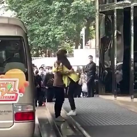 查开酒店记录闹分手 查开酒店记录闹分手，揭秘背后的真相与应对之道
