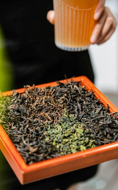 鸭屎香逆袭记，从土味名字到茶圈顶流的品牌突围之路