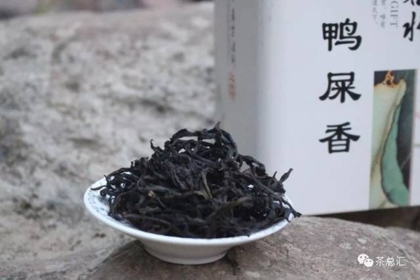 鸭屎香逆袭记，从土味名字到茶圈顶流的品牌突围之路