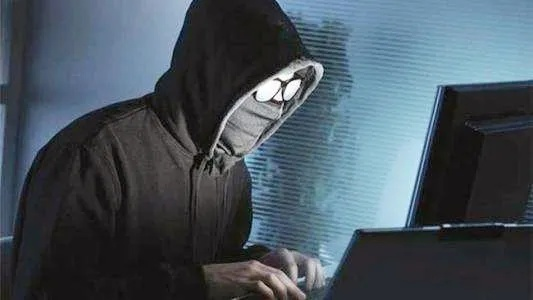 24小时在线黑客联系QQ，揭秘网络黑产与自我保护指南