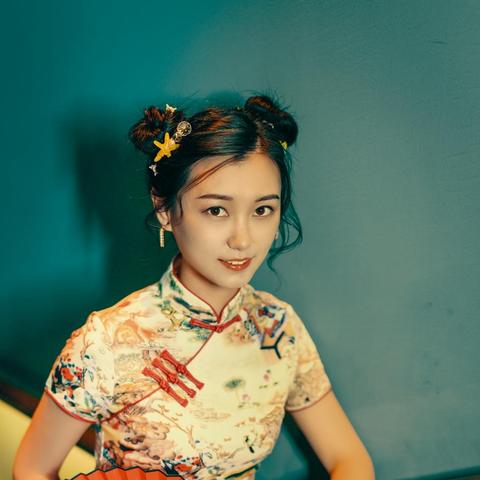 妈妈穿旗袍外套的时尚选择指南，从经典国潮到设计师联名的5大品牌攻略
