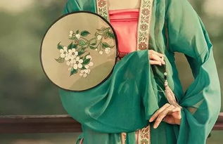 汉服网站广告文案，让传统文化穿在身上，让国潮风潮走进生活