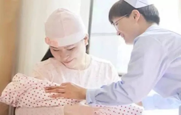 产妇盖鸭绒被利弊全解析，科学选择助产后恢复