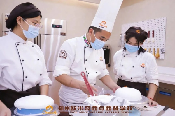 滁州学西点去哪好？3大机构对比+避坑指南（附真实学员案例）