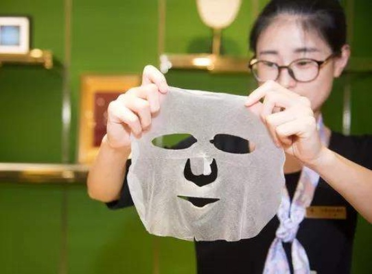 品牌面膜售价多少钱合适？从成本到消费者心理的定价全解析