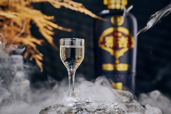 零门槛加盟白酒品牌，小成本创业的黄金机会