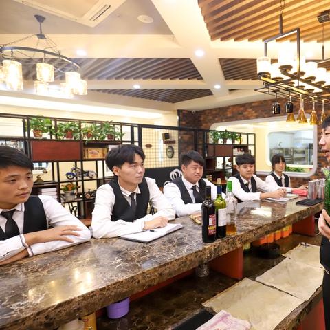 郑州西点甜品培训哪家强？5大机构对比+真实学员案例全解析