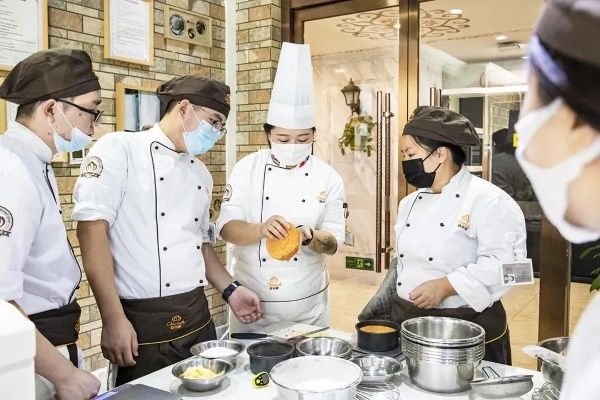 南宁西点培训指南，手把手教你选对学校不踩坑