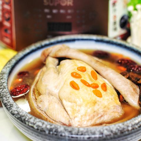 梅州狗子零食品牌崛起全攻略，从土狗干到网红爆款，看客家美食如何征服宠物市场
