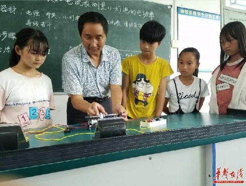 乡村高中校长的三把金钥匙，情怀、智慧与担当