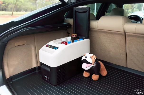 冰箱+汽车=新生活？盘点带冰箱的纯电动车型及选购指南