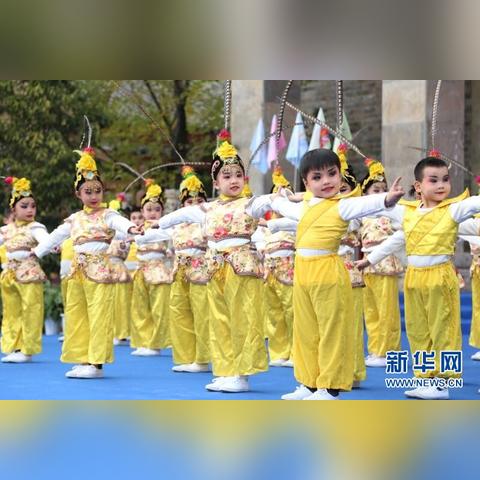 中小学生助力乡村振兴的小手拉大手行动