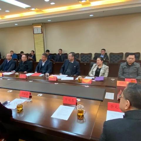 伴山户外品牌，探索自然，享受户外乐趣
