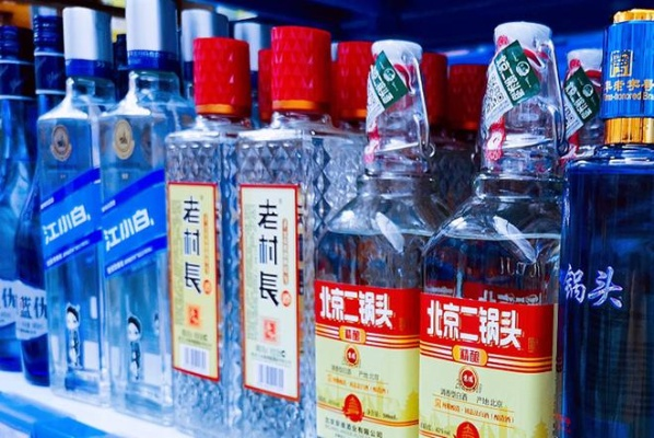 聚餐选酒别乱买！这10款高性价比白酒品牌指南，喝出面子又省钱