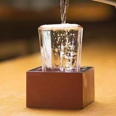 白酒江湖的香型大战，老司机带你避坑的四大香型品牌排行榜+选购指南