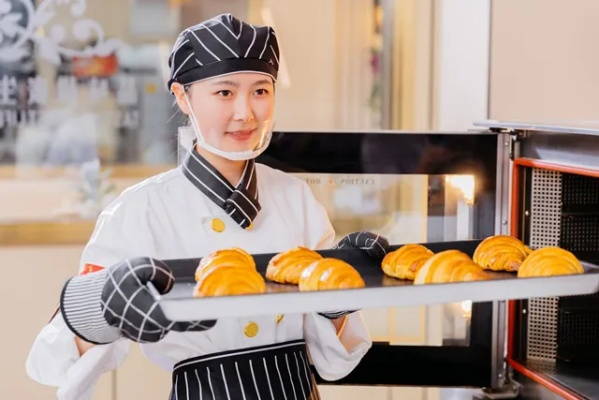 正宗西点哪里学？手把手教你选对烘焙学校