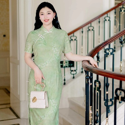 年轻女孩穿大码旗袍的宝藏品牌推荐，显瘦显高全攻略