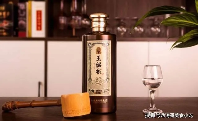 白酒品牌哪些瓶子值钱又好喝？手把手教你选酒不踩坑