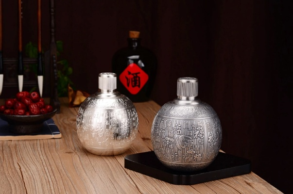 便携白酒套装酒具推荐，小体积大享受，随身携带的微醺神器