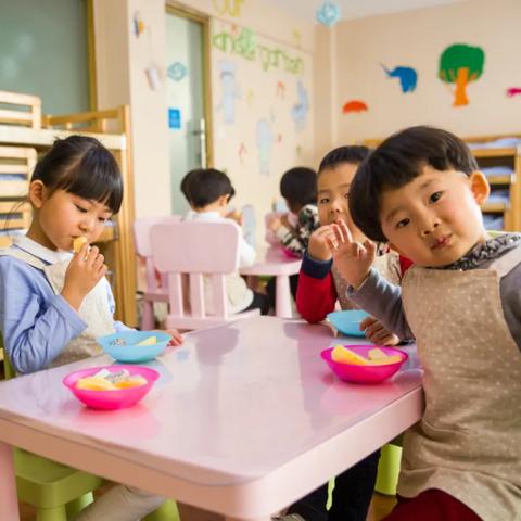 20元搞定一周零食大作战！10款高性价比零食品牌清单+避坑指南