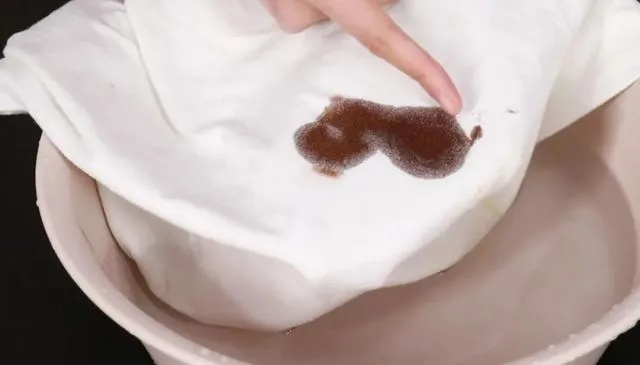 鸭绒被沾到月经血别慌！手把手教你科学处理，还能延长使用寿命