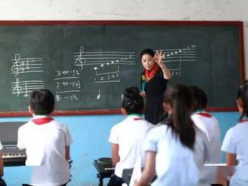 乡村退休小学校长工资到底多少？揭秘基层教育者的夕阳红收入
