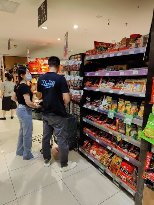 山寨零食店生存实录，被巨头碾压的小抄生灵