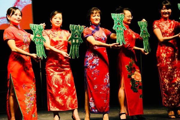 扇子舞旗袍推荐指南，传统韵味与时尚潮流的完美碰撞