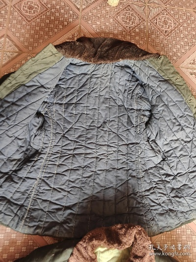 怀旧收藏新时尚，七十年代绸缎鸭绒被的修复与传承指南