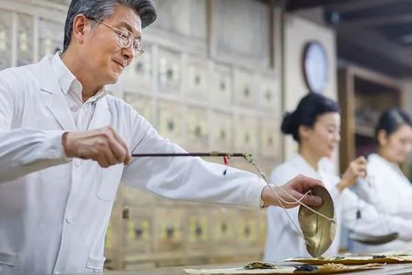 中医学院乡村医师待遇全解析，待遇如何？发展前景怎样？