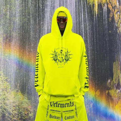 网站弹窗全屏广告，是用户体验的救星还是流量收割的陷阱？