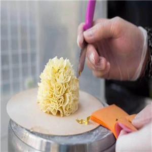 上海西点烘焙培训全攻略，从零开始如何选对学校？