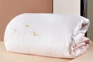 鸭绒被能久晒吗？正确保养方法大公开！附实用指南