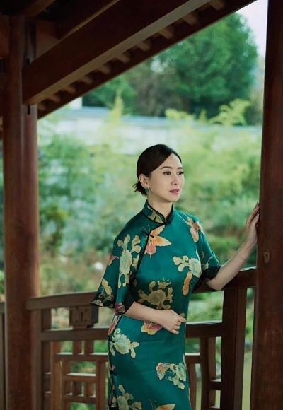 张家界旗袍穿搭指南，在山水之间绽放东方美学