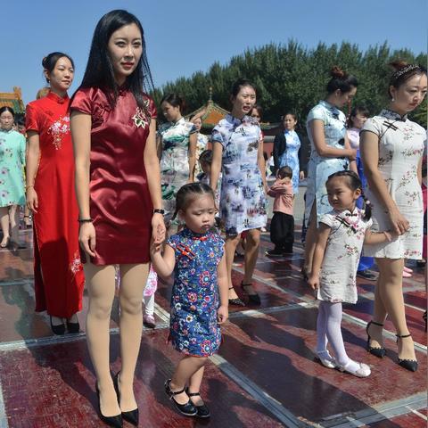 故宫联名款旗袍选购指南，这些国潮品牌必须知道！