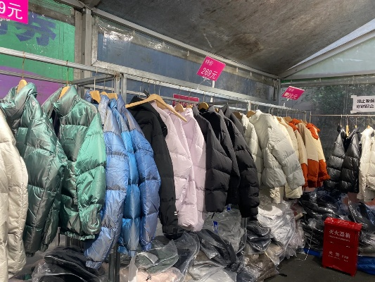 平湖羽绒服批发市场鸭绒被全攻略，价格、选购技巧与避坑指南