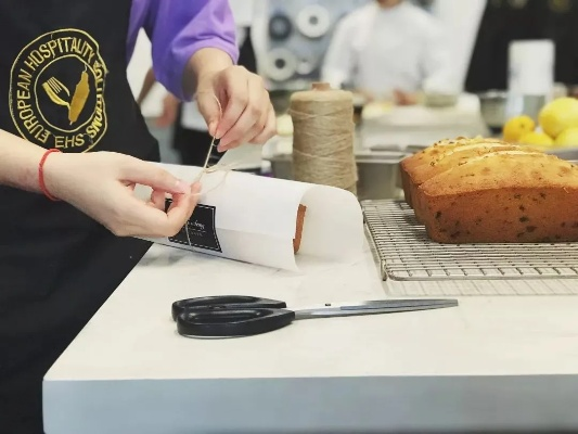 上海烘焙西点培训攻略，从零基础到开店全指南