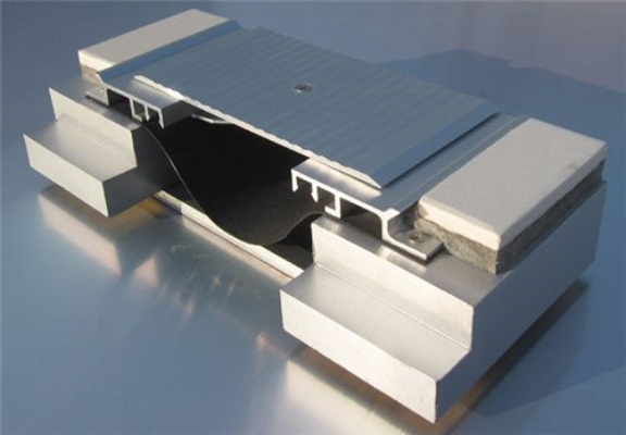 墙柱伸缩缝板材品牌全解析，选对材料，建筑更稳固