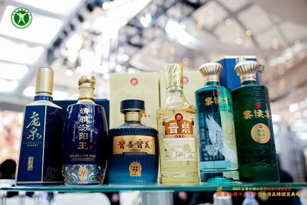 阳泉白酒江湖，这8大品牌凭啥承包了咱老百姓的酒桌？