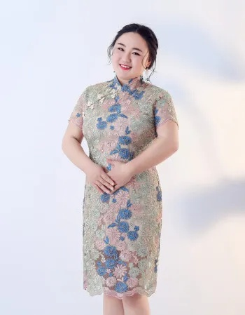 中年胖女人穿旗袍的时尚选择指南，如何选对品牌与款式，显瘦又显气质