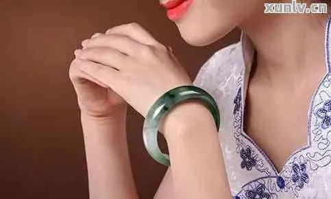 女生必看！2023年手镯选购指南，5大品牌+避坑技巧，手把手教你选对镯子